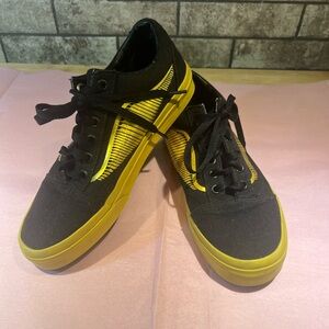 Harry Potter Golden Snitch Vans Women’s size 7.5/ Men’s size 6 Black and Gold